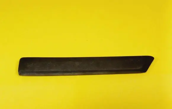 Suzuki Swift I Front arch trim 