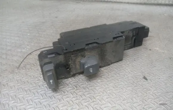 Volvo S80 Electric window control switch 9467627