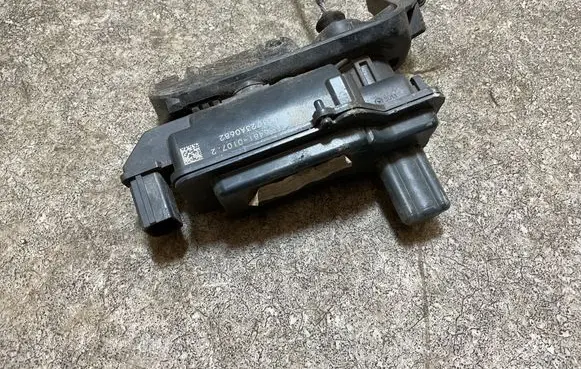 Volkswagen ID.3 Hand brake/parking brake motor 1EA501052BC