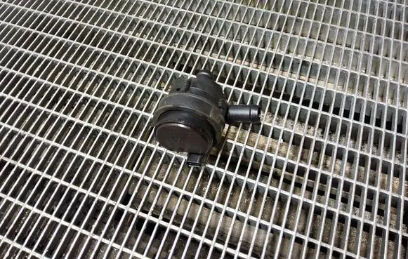 Mercedes-Benz B W246 W242 Electric auxiliary coolant/water pump A0005000686