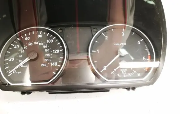 BMW 1 E81 E87 Speedometer (instrument cluster) 1041568