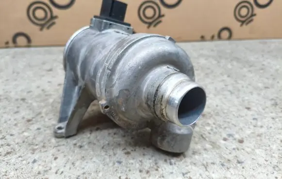 Volvo XC90 Water pump 31368715