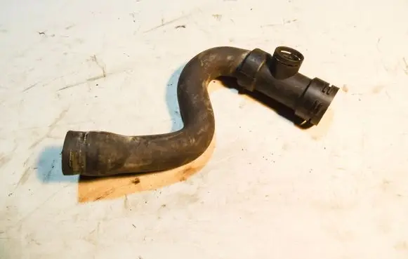 Audi A6 S6 C5 4B Engine coolant pipe/hose 4B0121049D