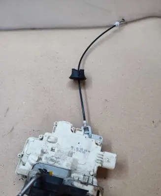 Audi A4 S4 B7 8E 8H Front door lock 8E1837016AA