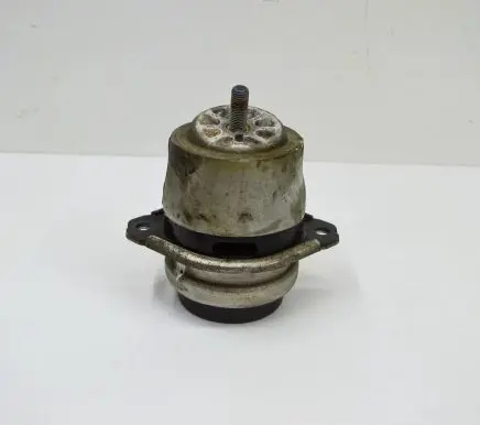 Audi Q7 4L Engine mount bracket 7L8199131A