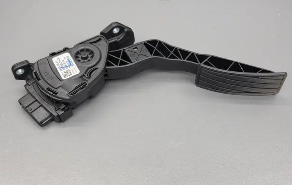 Suzuki Swift II Accelerator throttle pedal 4940068L51 6PV00907409
