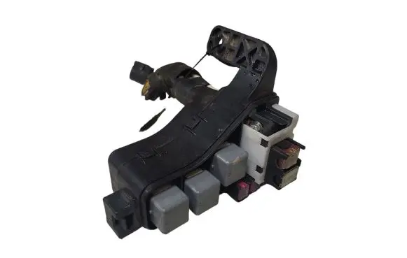 Toyota Corolla Verso E121 Fuse module