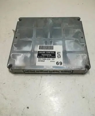 Toyota Avensis T250 Engine control unit/module 8966105690 1758000326 MB1758006326
