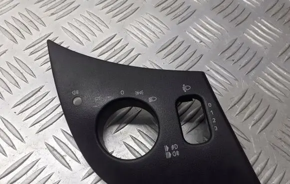 Mercedes-Benz A W168 Dashboard side end trim A1685450191