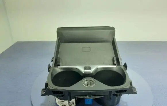 BMW 1 F40 Glove box 6834298