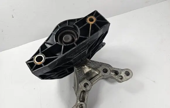 Peugeot 2008 II Engine mounting bracket 9834135980