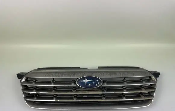 Subaru Outback Front bumper upper radiator grill 91121AG160