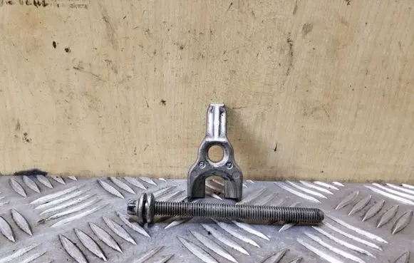 BMW X3 E83 Fuel Injector clamp holder