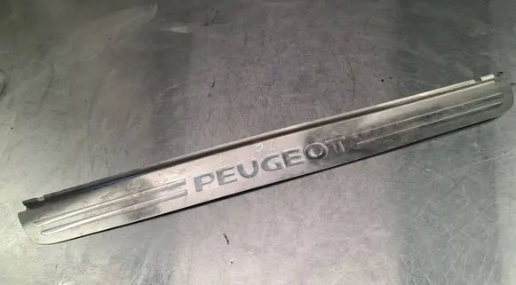 Peugeot 407 Front sill trim cover