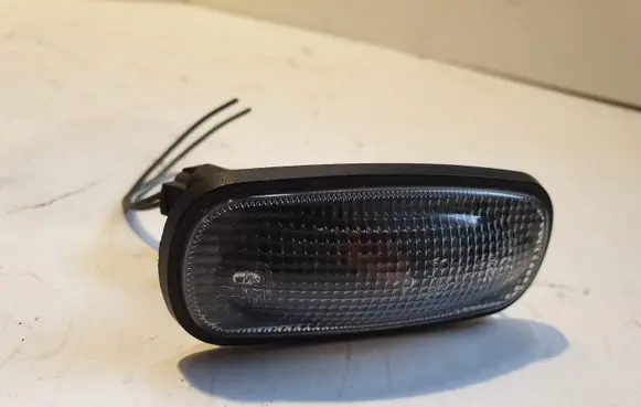 Land Rover Freelander Front fender indicator light 8360205