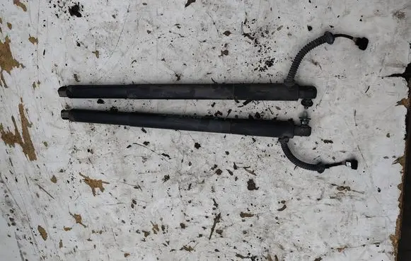 BMW 5 GT F07 Tailgate/trunk strut/damper 7200543