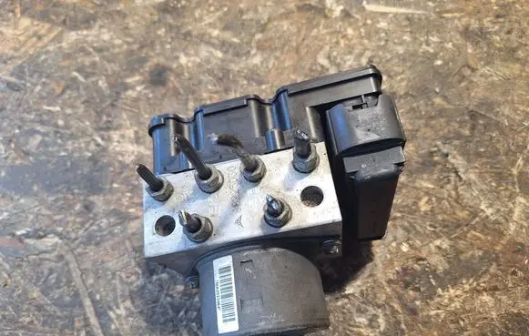 Mini One - Cooper Coupe R56 ABS Pump 6785681-02