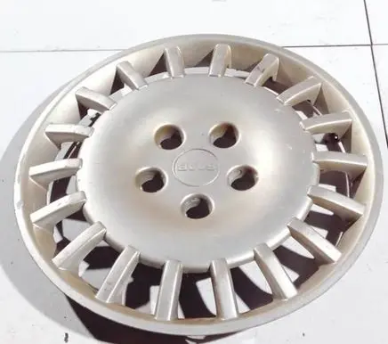 Saab 9-5 R15 wheel hub/cap/trim 8335700