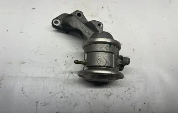 Audi A5 8T 8F EGR valve 06E131102B