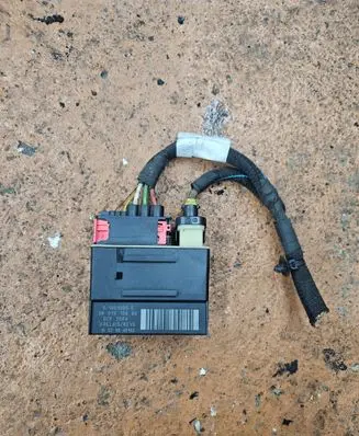 Citroen C4 II Picasso Coolant fan relay 9801916680 018010955