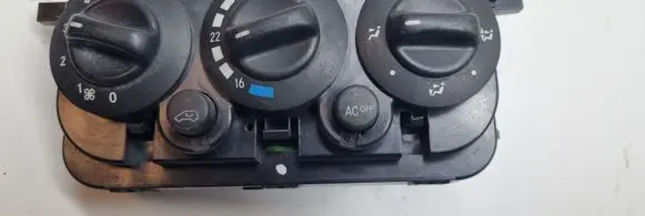 Mercedes-Benz A W168 Climate control unit 1688302285