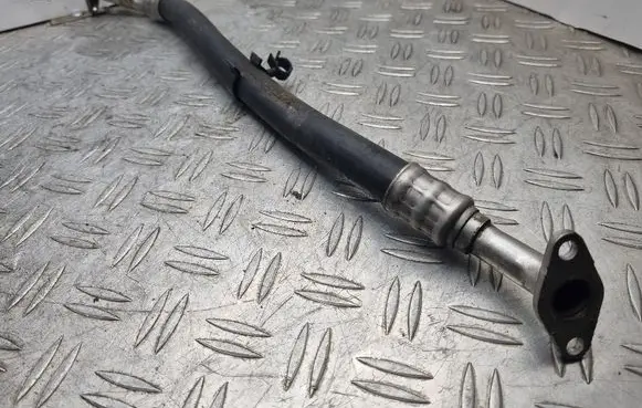Audi A8 S8 D3 4E Engine coolant pipe/hose HT371