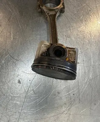 Mitsubishi Outlander Piston with connecting rod 63DV