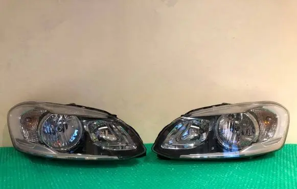 Volvo XC60 Headlight/headlamp 31358109 89907487 31358110
