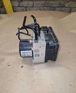Volvo V70 ABS Pump 30681619 10092604053 000404972C1
