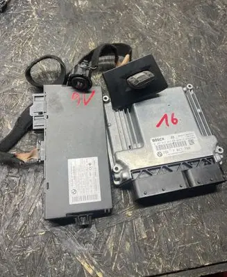 BMW 3 E90 E91 Engine ECU kit and lock set 7811700 030204851 0281015043