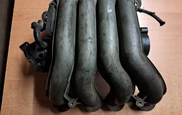 Skoda Superb B5 (3U) Intake manifold 06B133210AS
