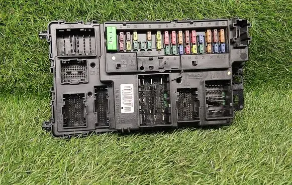 Ford Fusion II Power management control unit FG9T15604CJ A2C7438251000