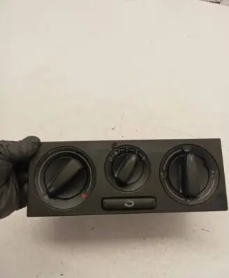 Volkswagen PASSAT B5 Climate control unit 1J0819045G