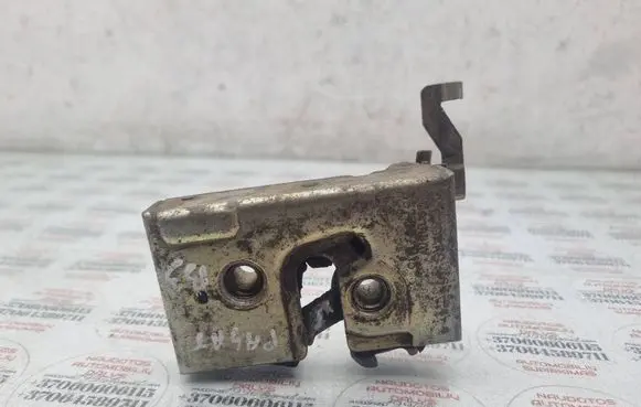 Volkswagen PASSAT B3 Front door lock 357837015