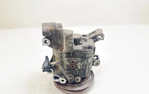 Nissan X-Trail T30 Air conditioning (A/C) compressor (pump) 926005M301