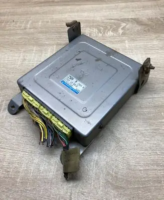 Mazda 323 F Engine control unit/module ECU E2T81671M Z50918881B
