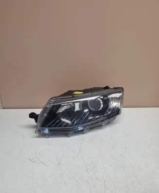 Skoda Octavia Mk3 (5E) Headlight/headlamp 5E1941015B 030127228300 3342334400