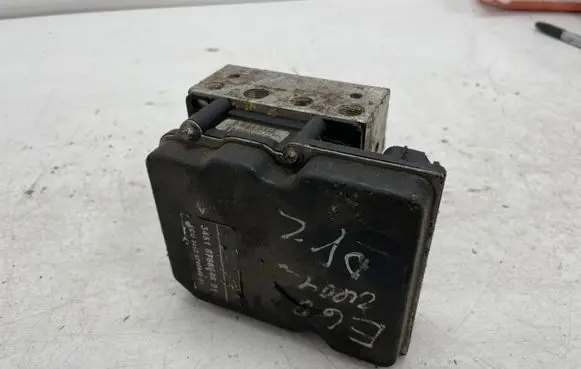 BMW 5 E60 E61 ABS Pump 6758743 6768646
