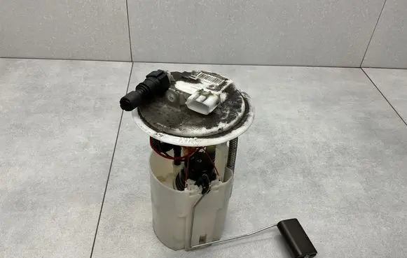 Nissan Juke I F15 In-tank fuel pump 170401KB0A