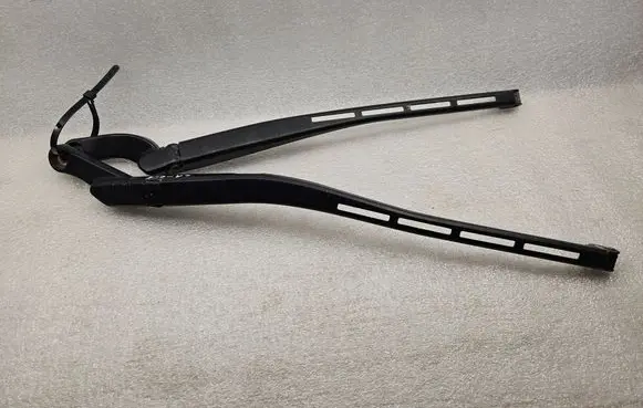 Audi A6 Allroad C5 Front wiper blade arm 4B1955408D 4B1955407D