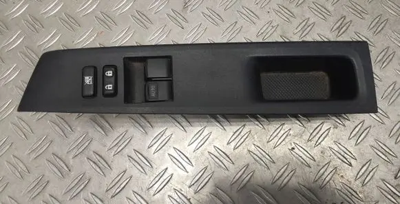Toyota Yaris Electric window control switch 742320D330