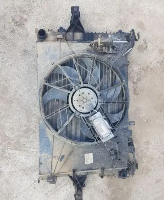 Volvo V70 Coolant radiator
