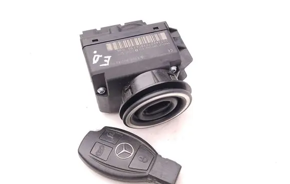 Mercedes-Benz Sprinter W906 Ignition lock A9069004200 33003072 3833482701