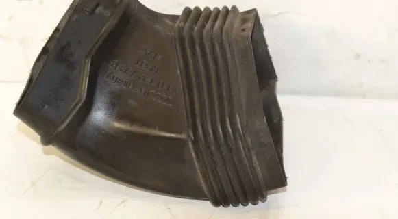 Audi A6 S6 C6 4F Air intake duct part 4F0129739B