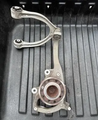 Mercedes-Benz C W205 Front wheel hub spindle knuckle 2052200