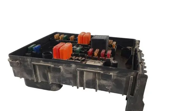 Volkswagen Caddy Fuse module 1K0937125