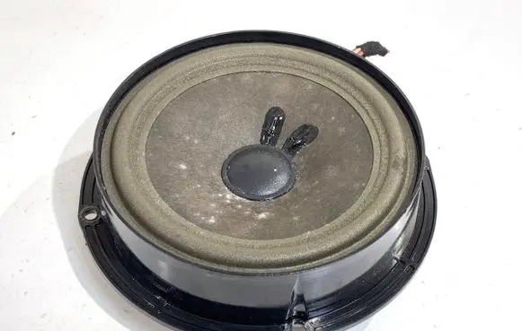 Volkswagen PASSAT B6 Front door speaker 3C0035453