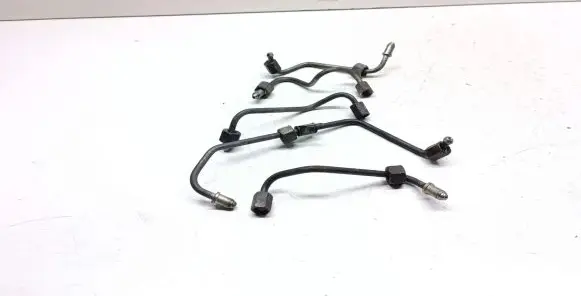 Chevrolet Nubira Fuel injector supply line/pipe 
