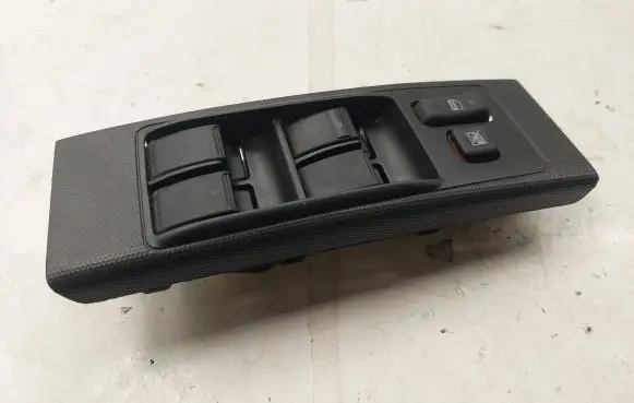 Toyota Corolla Verso AR10 Electric window control switch 848200F030 54355667D