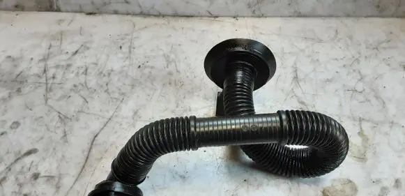 Audi Q7 4M Oil fill pipe 4M0115301E